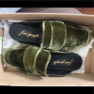 Free People loafer/mule- green pressed velvet